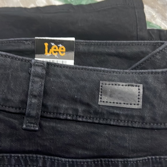 Lee new mid rise plus Sz 22w medium jeans black 30” inseam - Picture 6 of 12